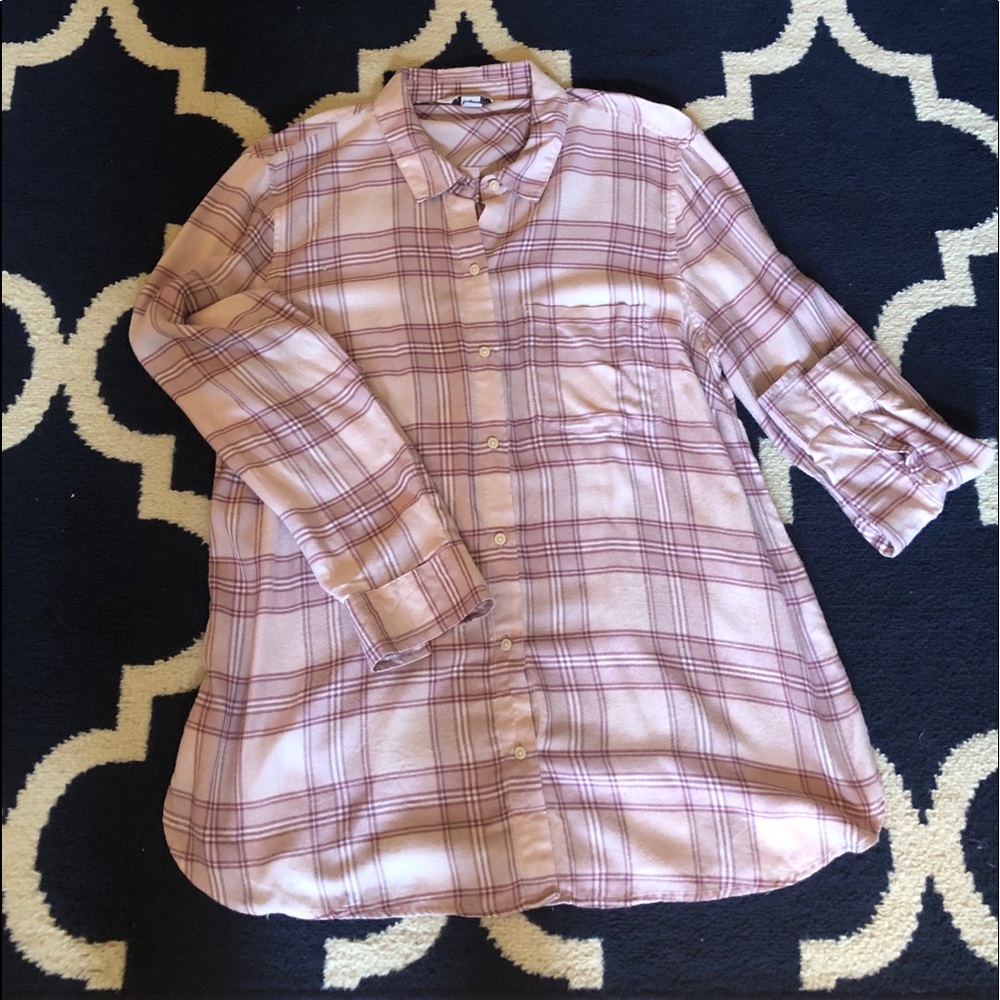 NWOT Old Navy “The Classic” shirt, XL.